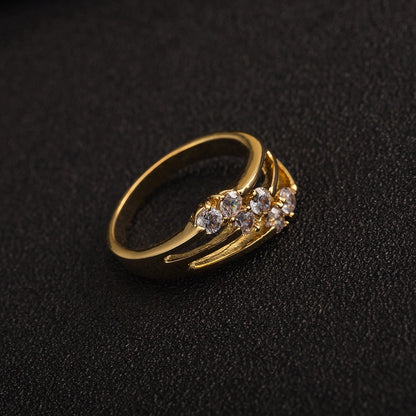 Fashion Inlaid Six Zircon Ring